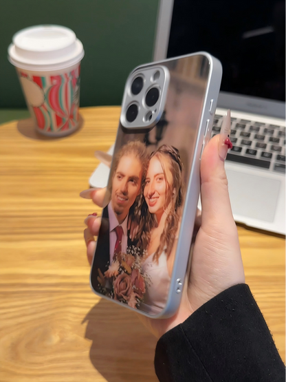 Your Memories in Hand: Bespoke Photo Case – The Perfect Custom Gift