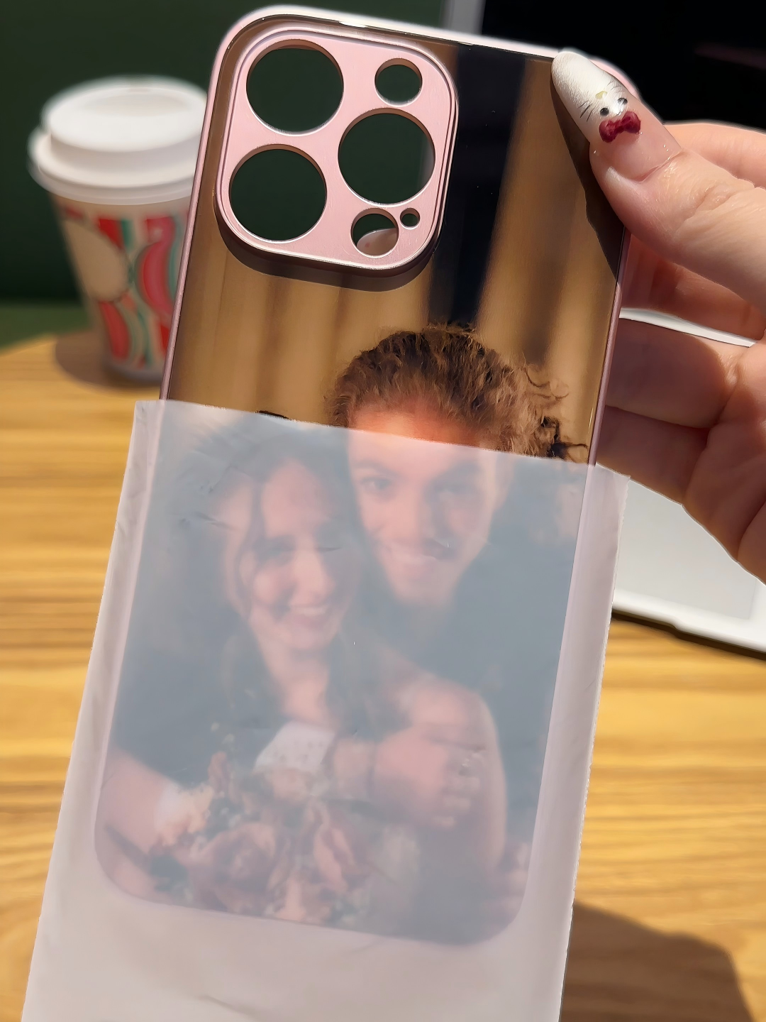 Your Memories in Hand: Bespoke Photo Case – The Perfect Custom Gift